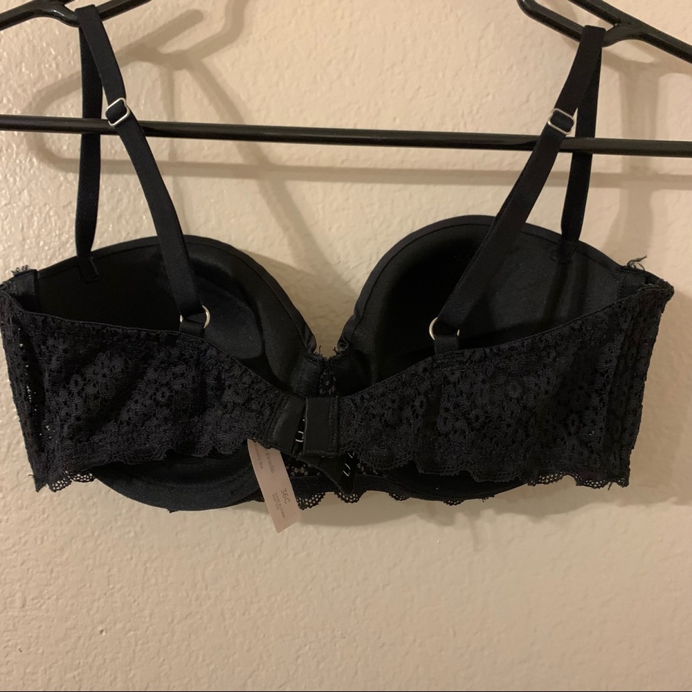 Black Bra - Picture 2 of 3